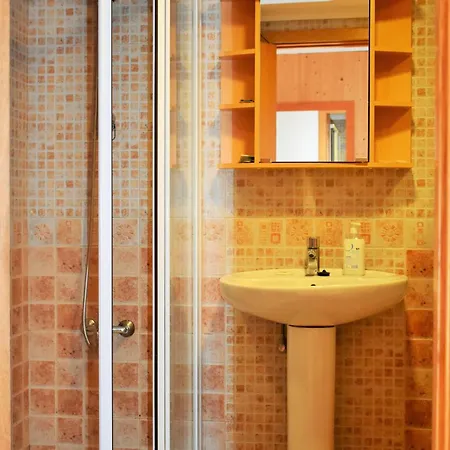 Cozy Tourist Bungalow Apartamento *